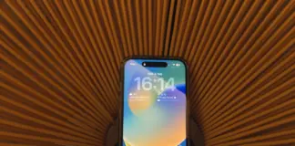 El iPhone 15 con iOS 26.2.1